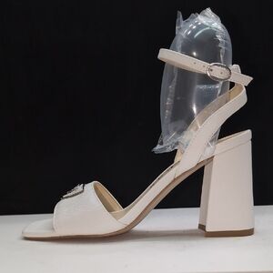Guess Elegant White Block Heel Size 7.5M Sandals